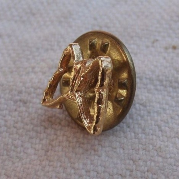 Vintage Goldtone Butterfly Tie Tack Lapel Pin - Picture 3 of 8